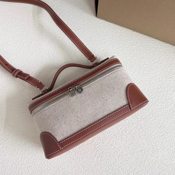 Loro Piana Beige and Tan Crossbody Bag - Picture 3 of 8